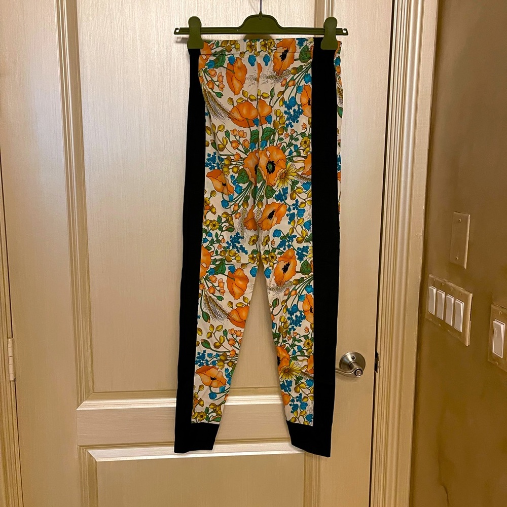 Authentic NWT Gucci Flower Pants